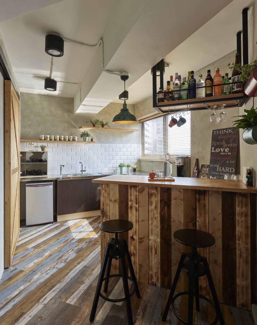 50 年商辦大樓變身工業風辦公基地 工業風 老屋翻新