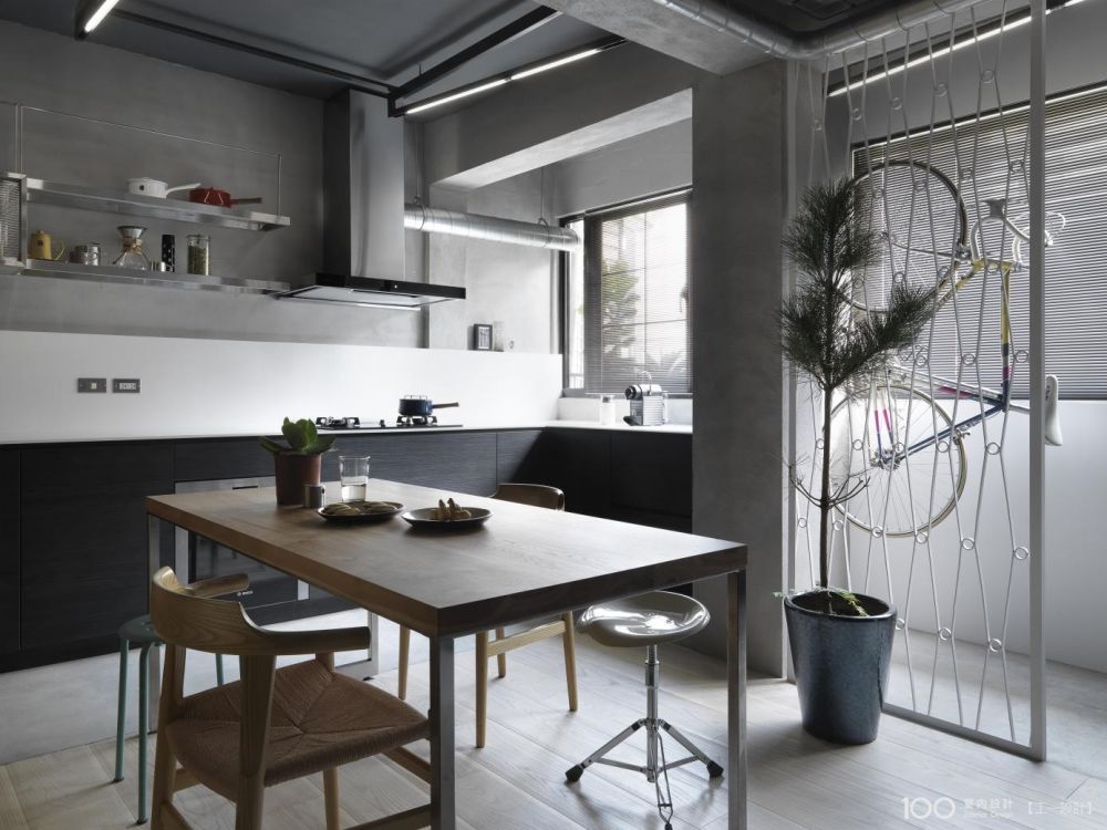 看看這個作品其他部分