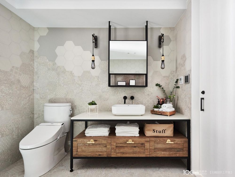 看看這個作品的其它部分