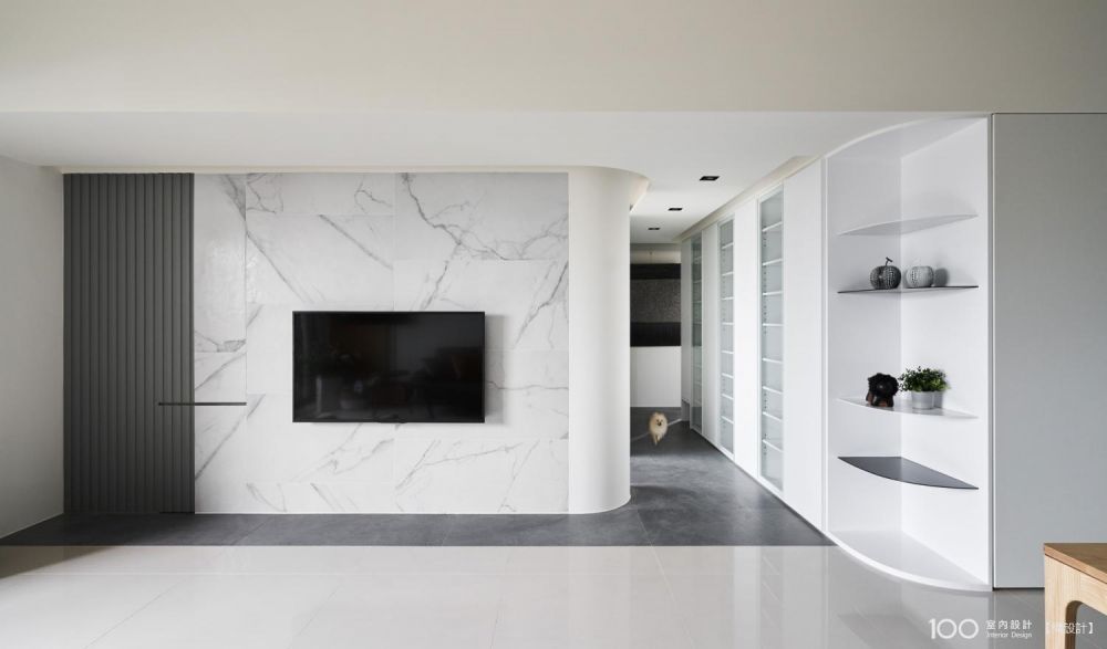 櫃體式廊道，收納x機能一手包